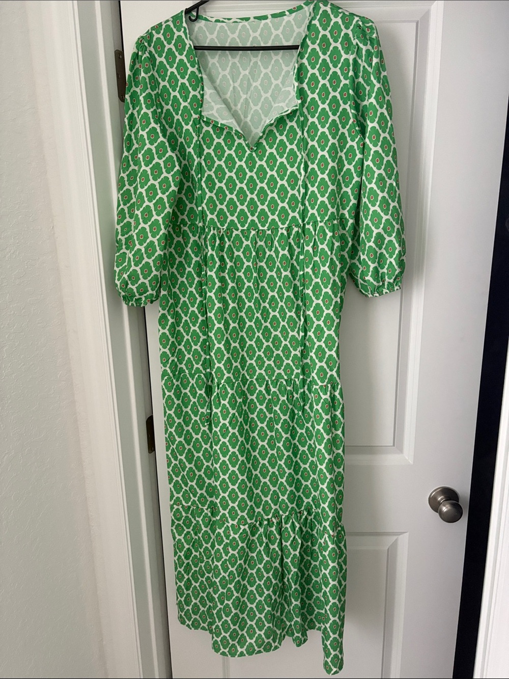 Source Unknown Green Patterned Long Sleeve Midi Dress